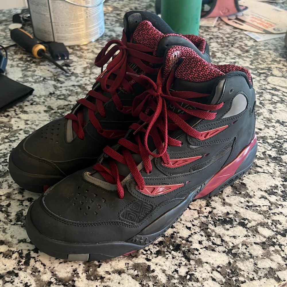 Men’s Adidas Mutombo 2 Retro Shoes